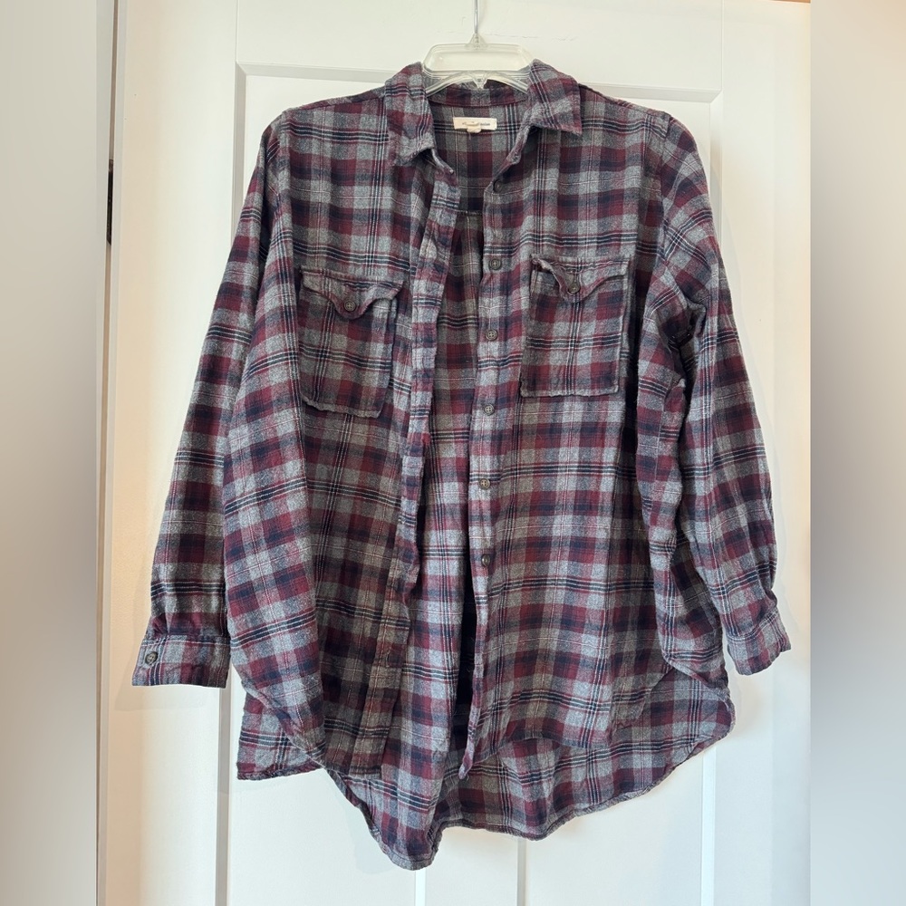 UO Silence + Noise Plaid Button-Up Flannel Shirt in Maroon & Gray, Size Small
